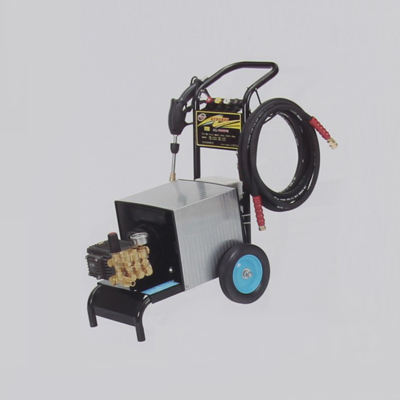 Industrial atomizing humidifier